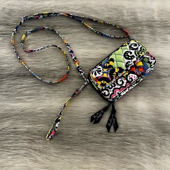 VERA BRADLEY Rio 2015 All in One Crossbody Wristlet Wallet Yellow Lipstick Case - Picture 1 of 13